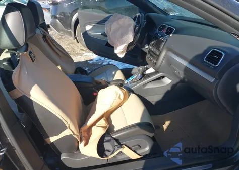 2015 Volkswagen Eos Final Edition z USA, uszkodzony, nr VIN WVWFW8AH7FV005204